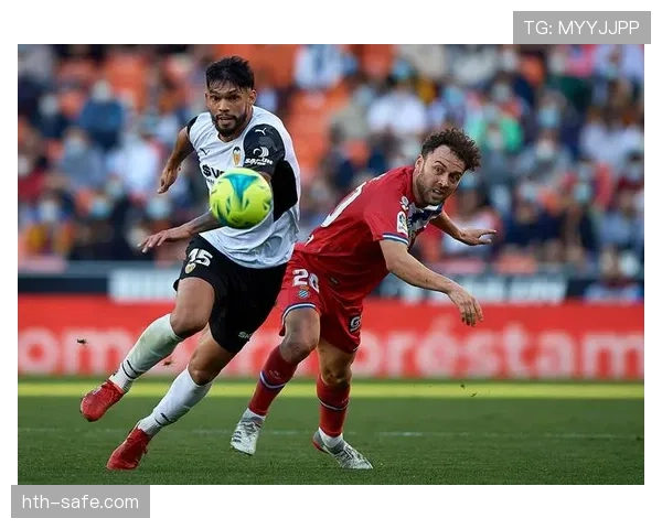 塞尔塔升级防守体系，新战术显著提升后防线稳固性